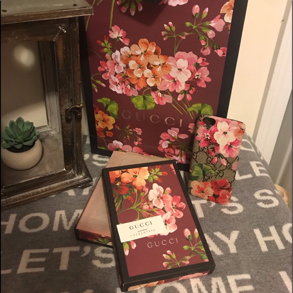 💯% Authentic Gucci GG Blooms iPhone 6s Case